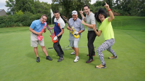 Participants du Tournoi de golf Pat Larose sur le terrain.
